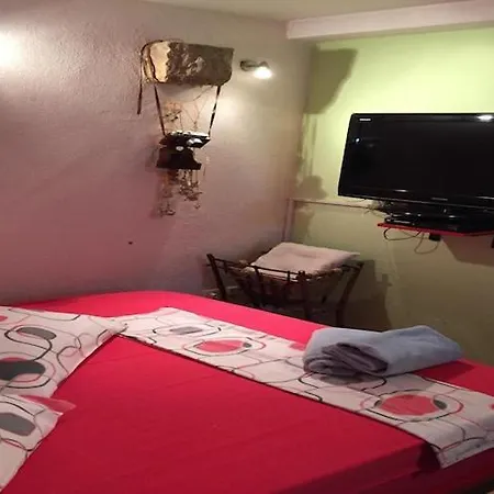 Elena St - A2 Red Apartman Split